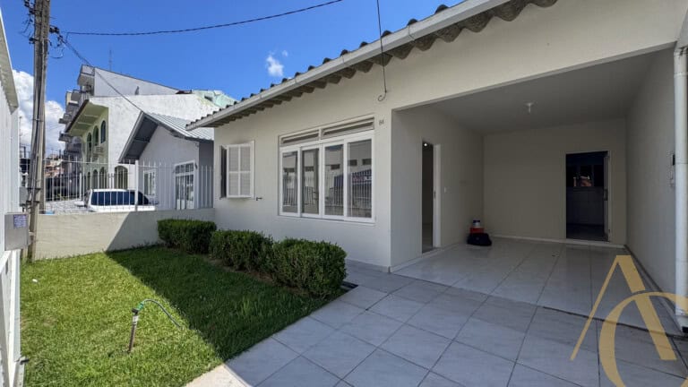 Casa residencial para alugar – 3 quartos – Capoeiras | Florianópolis/SC.