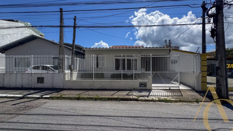 Casa residencial para alugar – 3 quartos – Capoeiras | Florianópolis/SC.