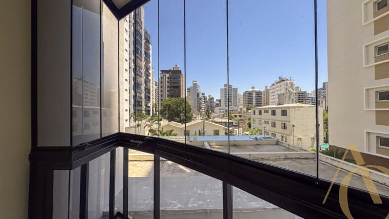 Apartamento para alugar – 3 quartos sendo 1 suíte – Centro | Florianópolis/SC