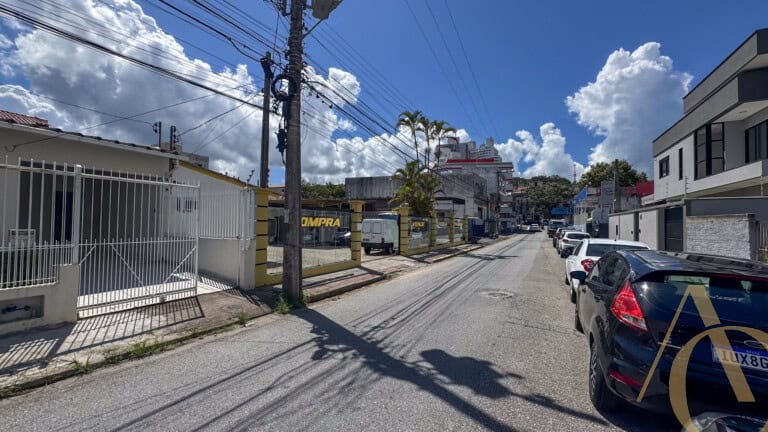 Casa residencial para alugar – 3 quartos – Capoeiras | Florianópolis/SC.