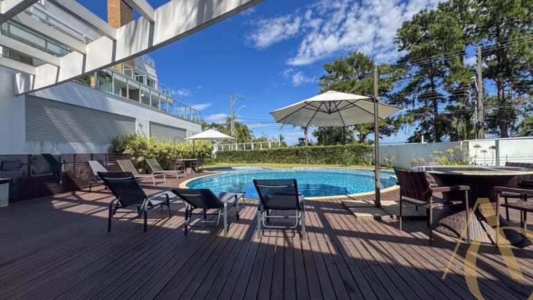 Casa residencial à venda- 4 suítes – Cacupé | Florianópolis/SC.