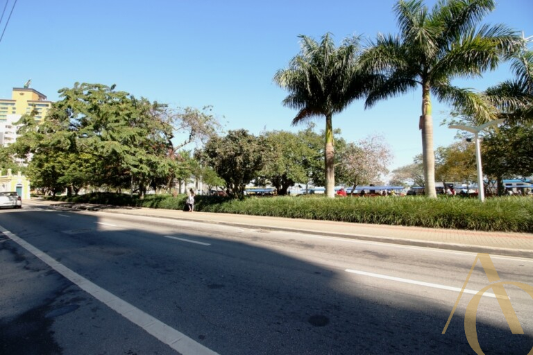 Apartamento para alugar – 2 suítes – Agronômica | Florianópolis/SC.