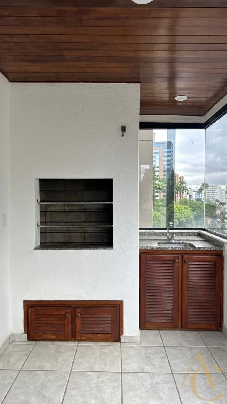 Apartamento para alugar – 3 quartos sendo 1 suíte – Centro | Florianópolis/SC.