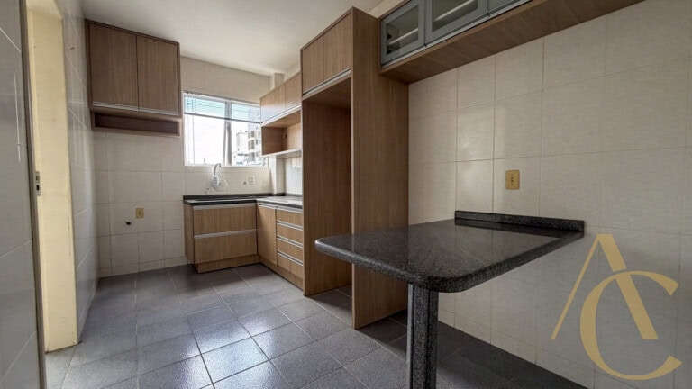 Apartamento para alugar – 2 quartos sendo 1 suíte – Centro | Florianópolis/SC.
