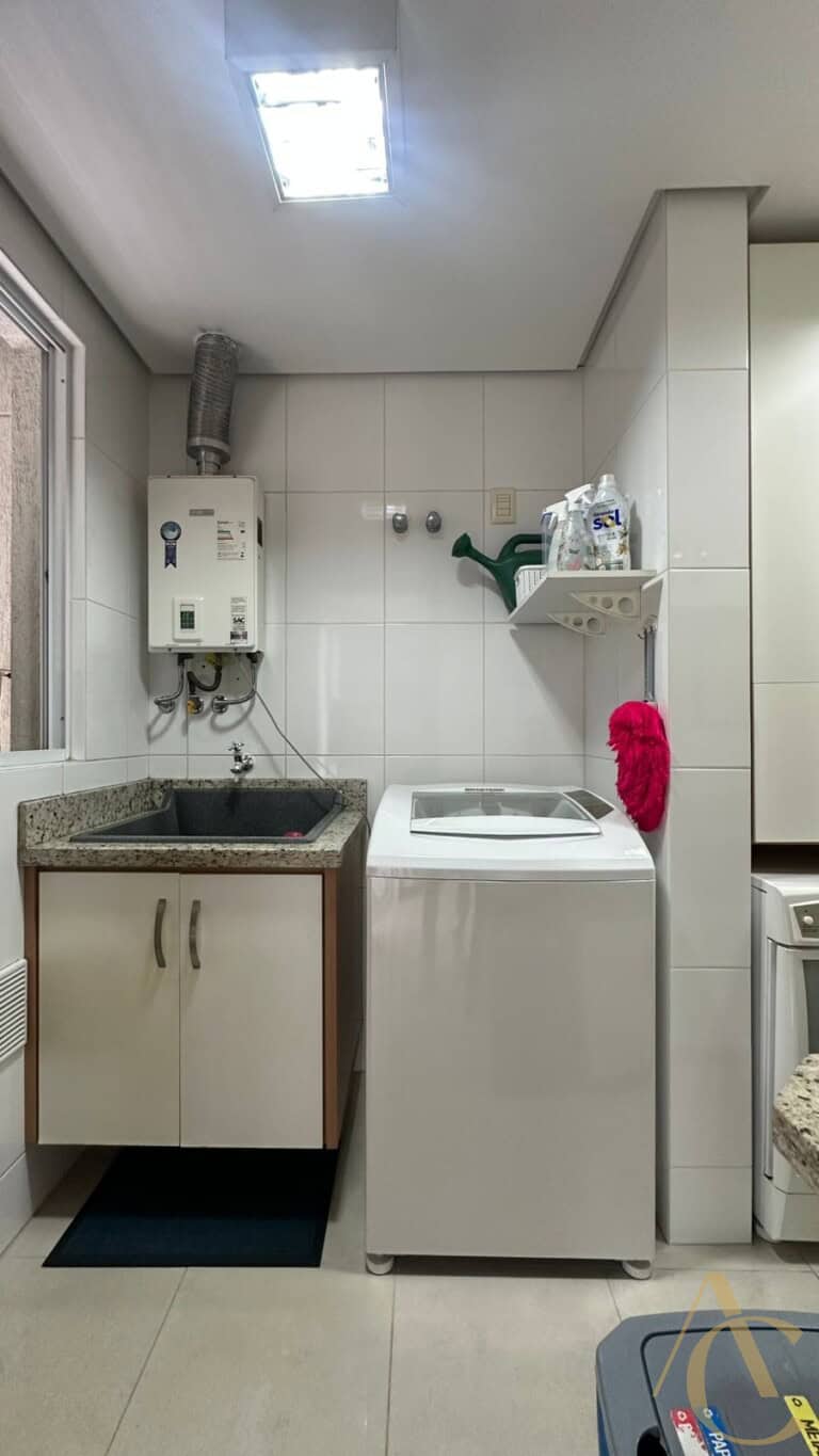 Apartamento à venda – 4 quartos sendo 1 suíte – Campinas | São José/SC.