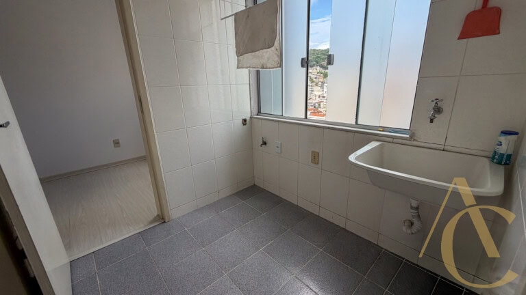 Apartamento para alugar – 2 quartos sendo 1 suíte – Centro | Florianópolis/SC.