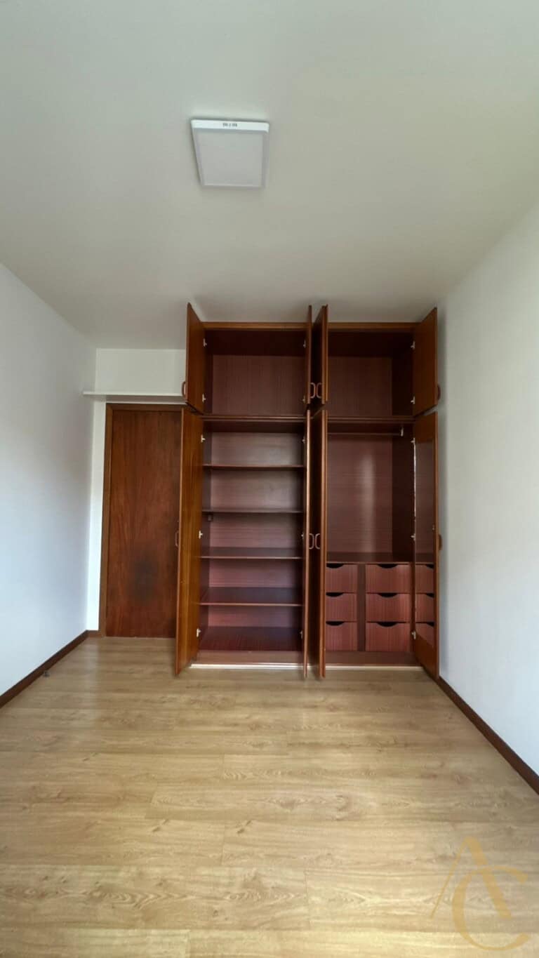 Apartamento para alugar – 3 quartos sendo 1 suíte – Centro | Florianópolis/SC.
