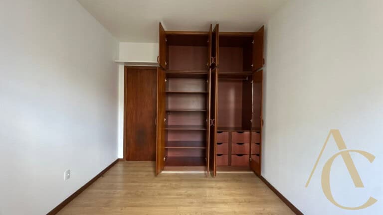 Apartamento para alugar – 3 quartos sendo 1 suíte – Centro | Florianópolis/SC.