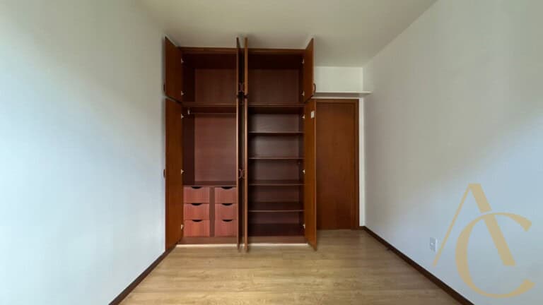 Apartamento para alugar – 3 quartos sendo 1 suíte – Centro | Florianópolis/SC.
