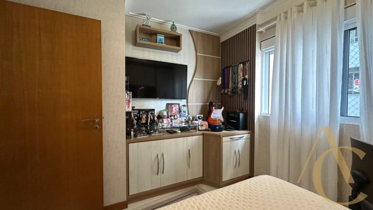 Apartamento à venda – 4 quartos sendo 1 suíte – Campinas | São José/SC.