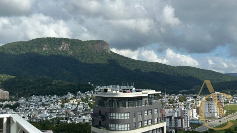 Apartamento/cobertura à venda – 03 dormitórios sendo 2 suítes – Pedra Branca, Palhoça/SC.