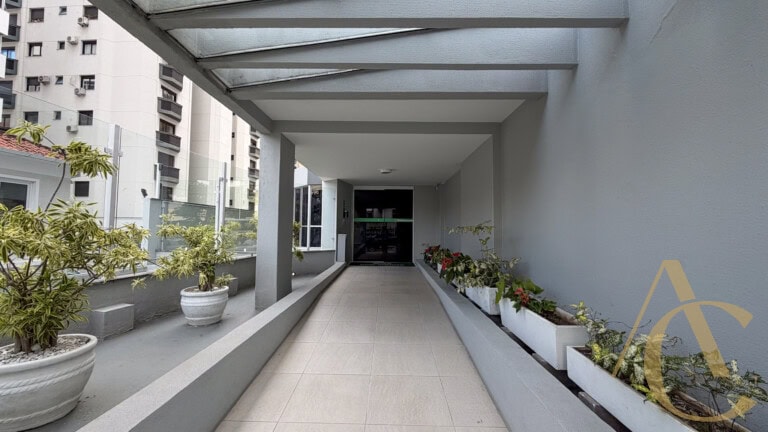 Apartamento para alugar – 2 quartos sendo 1 suíte – Centro | Florianópolis/SC.