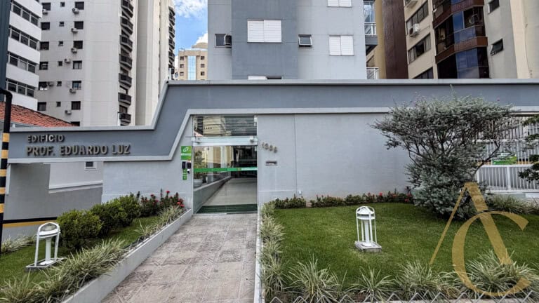 Apartamento para alugar – 2 quartos sendo 1 suíte – Centro | Florianópolis/SC.