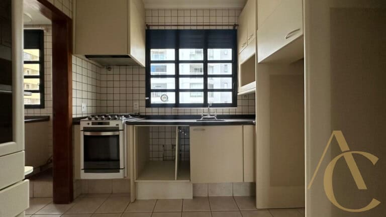 Apartamento para alugar – 3 quartos sendo 1 suíte – Centro | Florianópolis/SC.