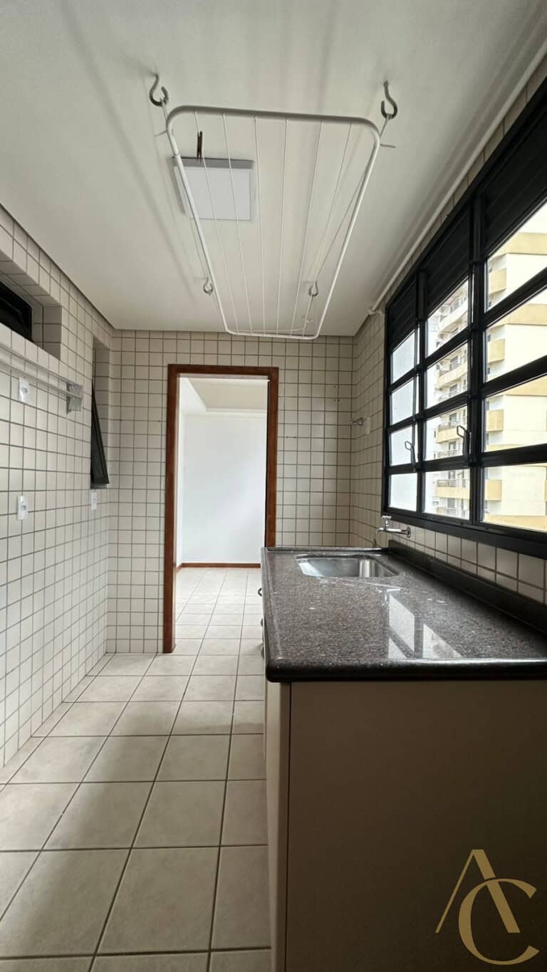 Apartamento para alugar – 3 quartos sendo 1 suíte – Centro | Florianópolis/SC.