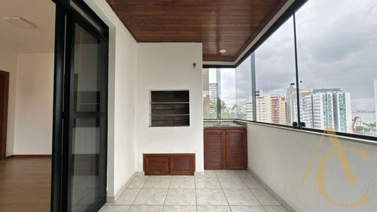 Apartamento para alugar – 3 quartos sendo 1 suíte – Centro | Florianópolis/SC.