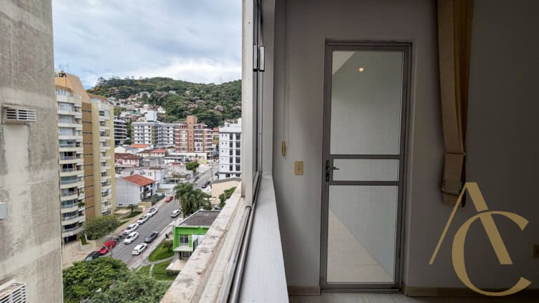 Apartamento para alugar – 2 quartos sendo 1 suíte – Centro | Florianópolis/SC.