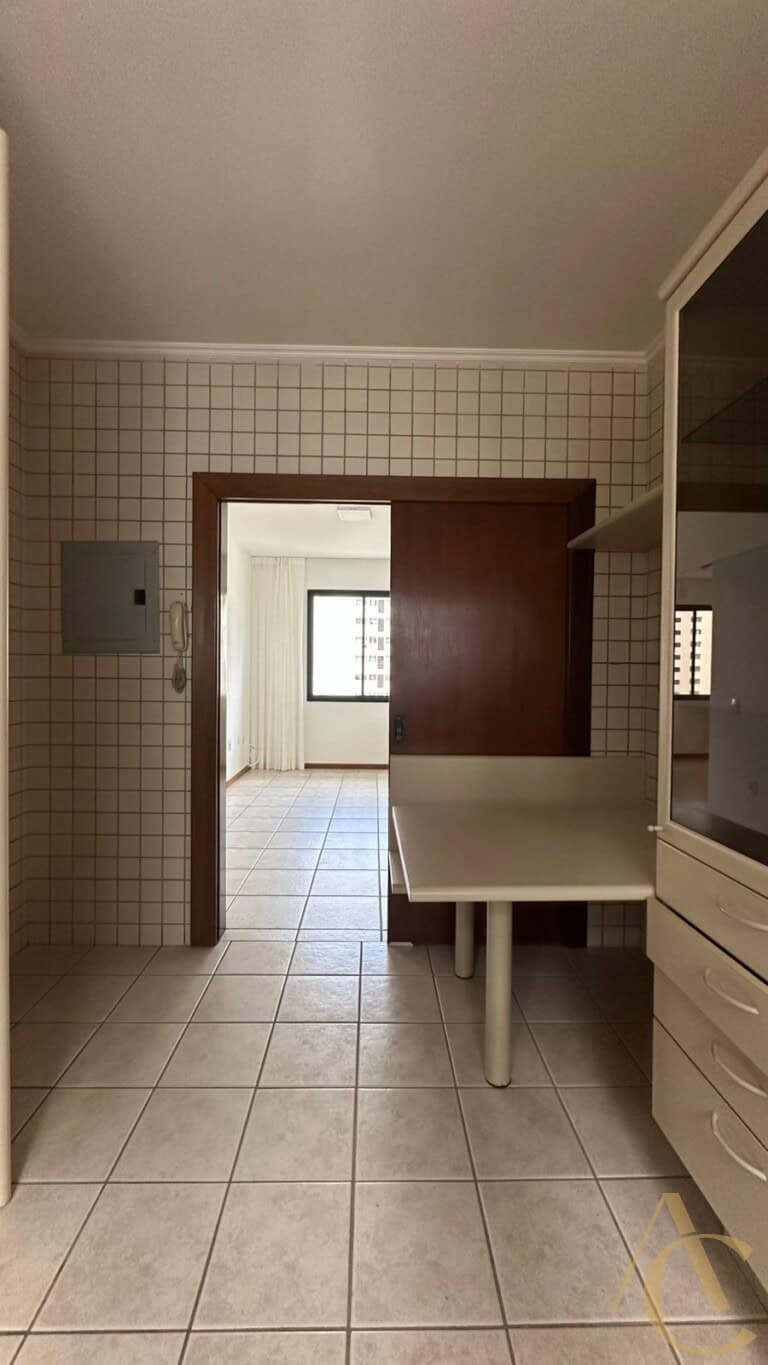 Apartamento para alugar – 3 quartos sendo 1 suíte – Centro | Florianópolis/SC.