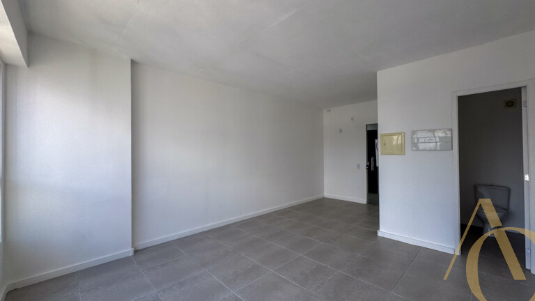 Sala para alugar – 26,60m² – Campinas | São José/SC.