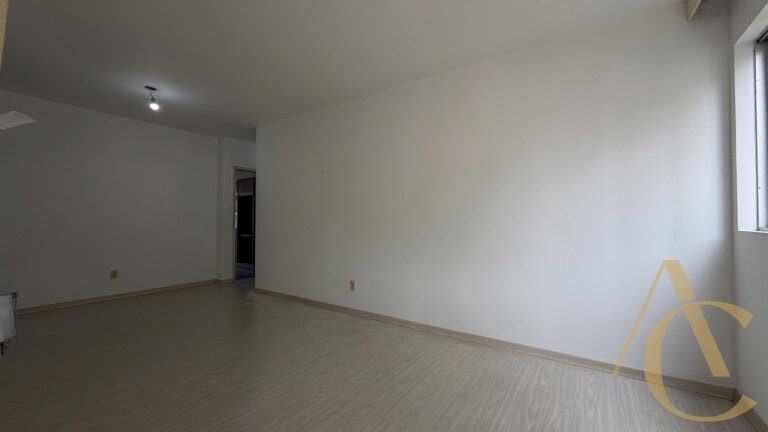 Apartamento para alugar – 2 quartos sendo 1 suíte – Centro | Florianópolis/SC.
