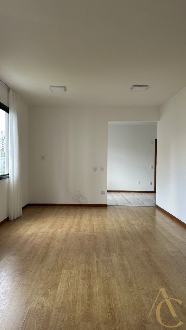 Apartamento para alugar – 3 quartos sendo 1 suíte – Centro | Florianópolis/SC.