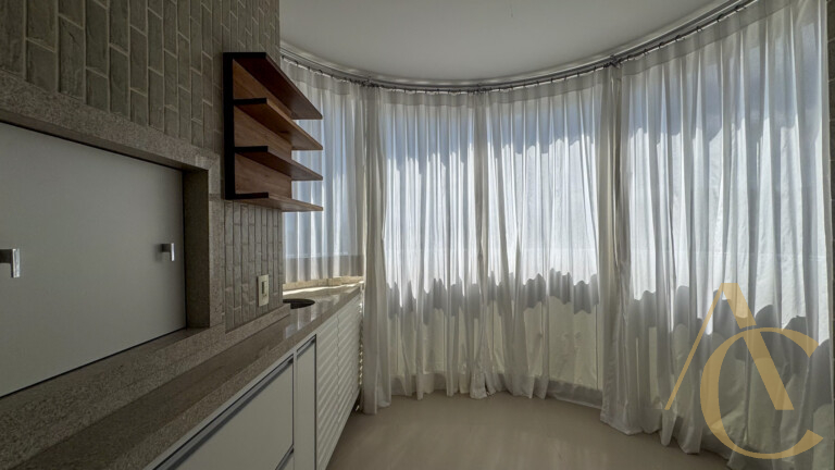 Apartamento à venda – 02 quartos sendo 01 suíte – Trindade | Florianópolis/SC.