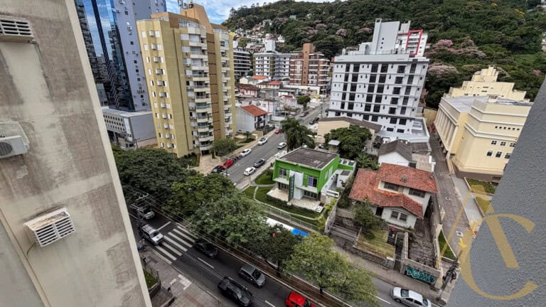 Apartamento para alugar – 2 quartos sendo 1 suíte – Centro | Florianópolis/SC.