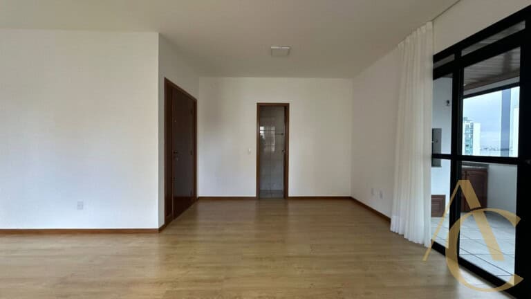 Apartamento para alugar – 3 quartos sendo 1 suíte – Centro | Florianópolis/SC.