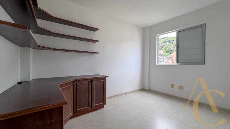 Apartamento para alugar – 2 quartos sendo 1 suíte – Centro | Florianópolis/SC.