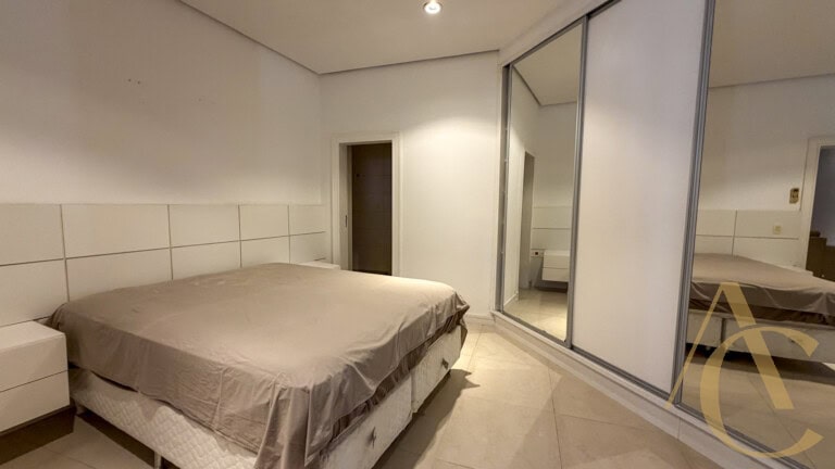 Casa residencial à venda – 6 quartos sendo 5 suítes – Cacupé | Florianópolis/SC.