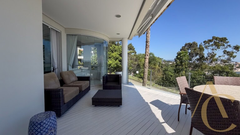 Casa residencial à venda – 6 quartos sendo 5 suítes – Cacupé | Florianópolis/SC.
