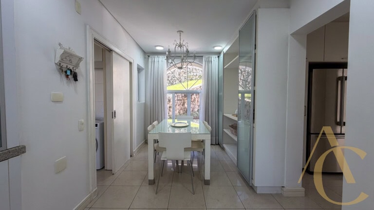 Casa residencial à venda – 6 quartos sendo 5 suítes – Cacupé | Florianópolis/SC.