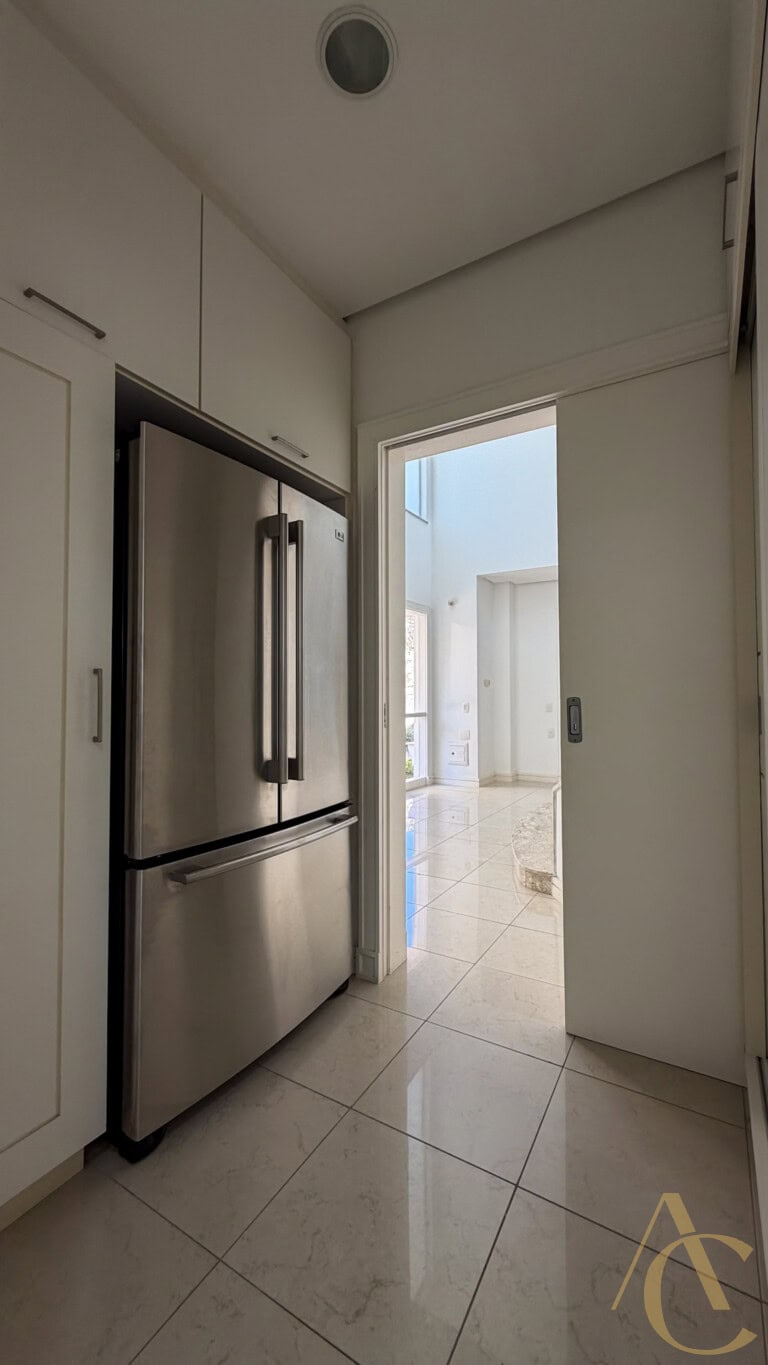 Casa residencial à venda – 6 quartos sendo 5 suítes – Cacupé | Florianópolis/SC.