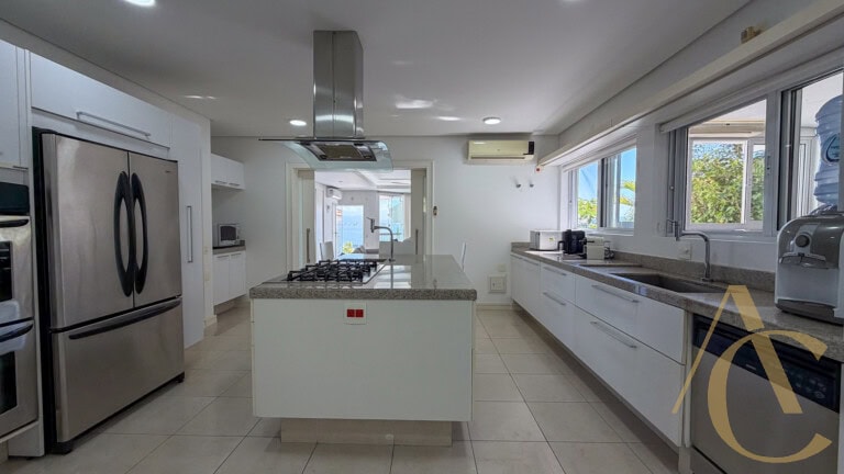 Casa residencial à venda – 6 quartos sendo 5 suítes – Cacupé | Florianópolis/SC.