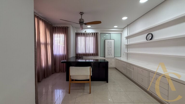 Casa residencial à venda – 6 quartos sendo 5 suítes – Cacupé | Florianópolis/SC.