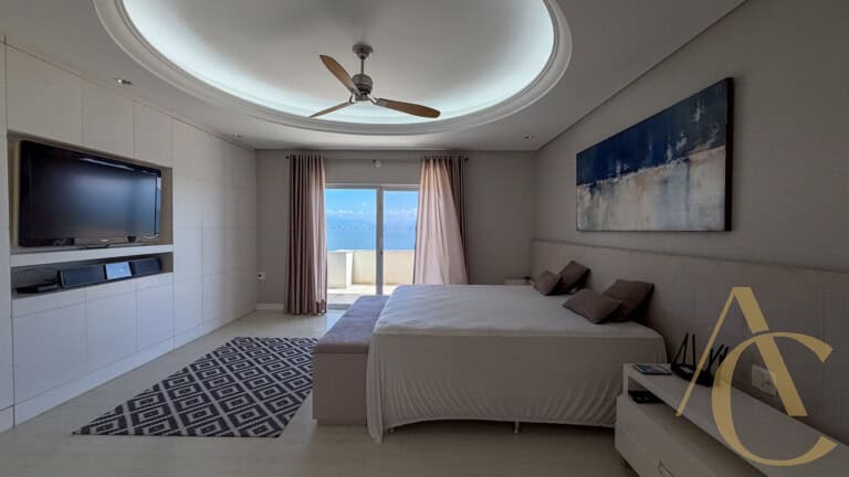 Casa residencial à venda – 6 quartos sendo 5 suítes – Cacupé | Florianópolis/SC.