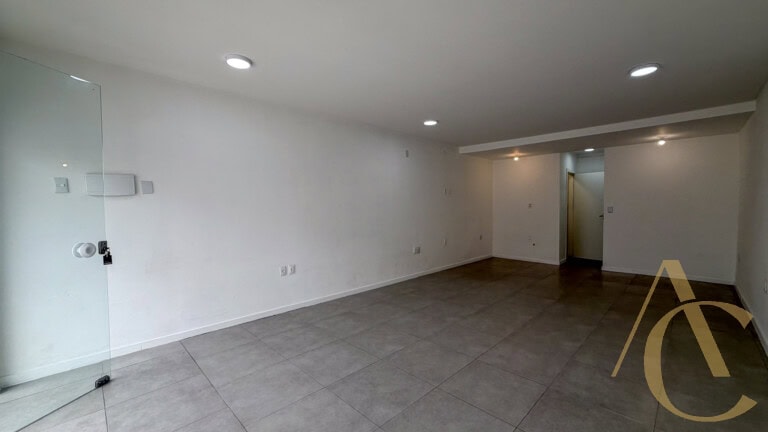 Loja para locação – 40,00m² – Kobrasol | São José/SC.