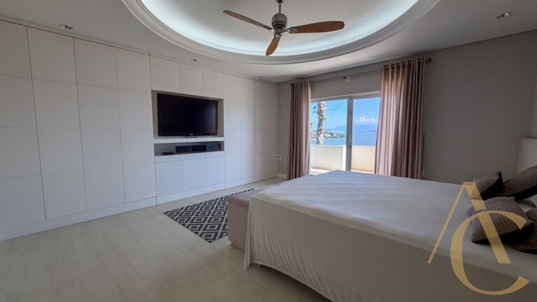 Casa residencial à venda – 6 quartos sendo 5 suítes – Cacupé | Florianópolis/SC.