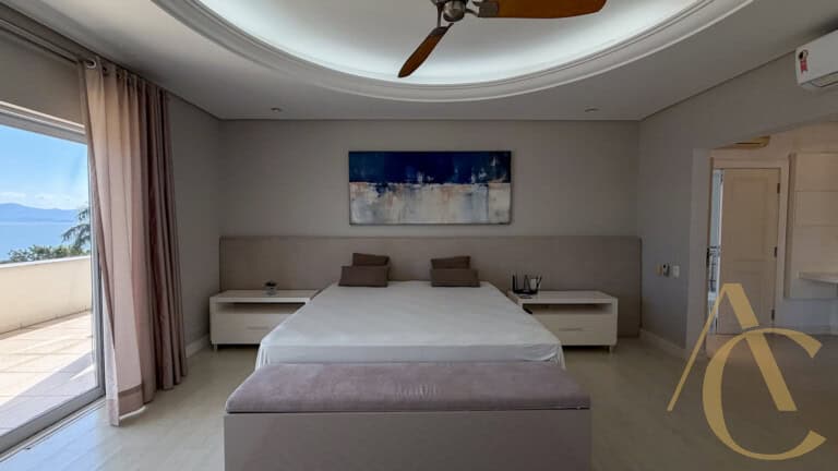 Casa residencial à venda – 6 quartos sendo 5 suítes – Cacupé | Florianópolis/SC.