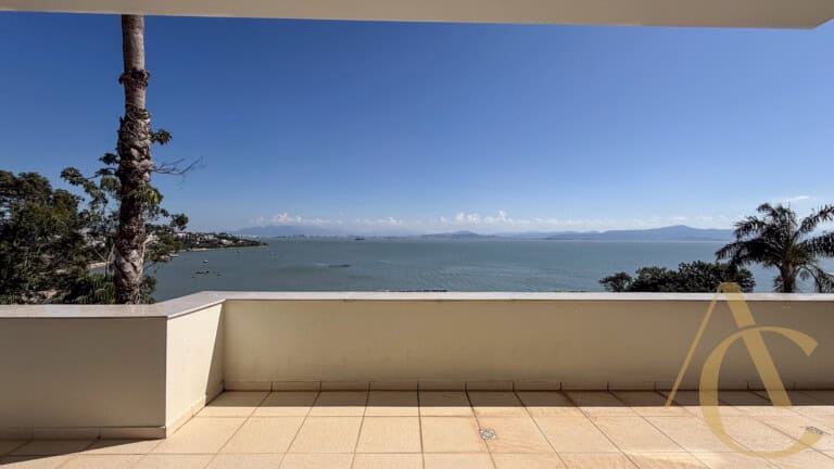 Casa residencial à venda – 6 quartos sendo 5 suítes – Cacupé | Florianópolis/SC.