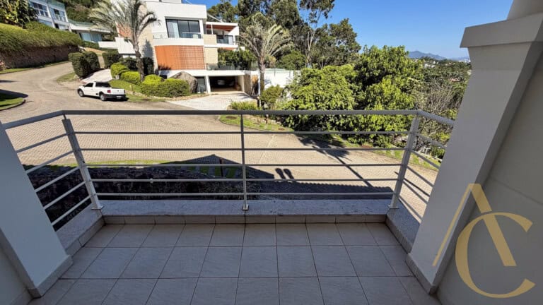 Casa residencial à venda – 6 quartos sendo 5 suítes – Cacupé | Florianópolis/SC.
