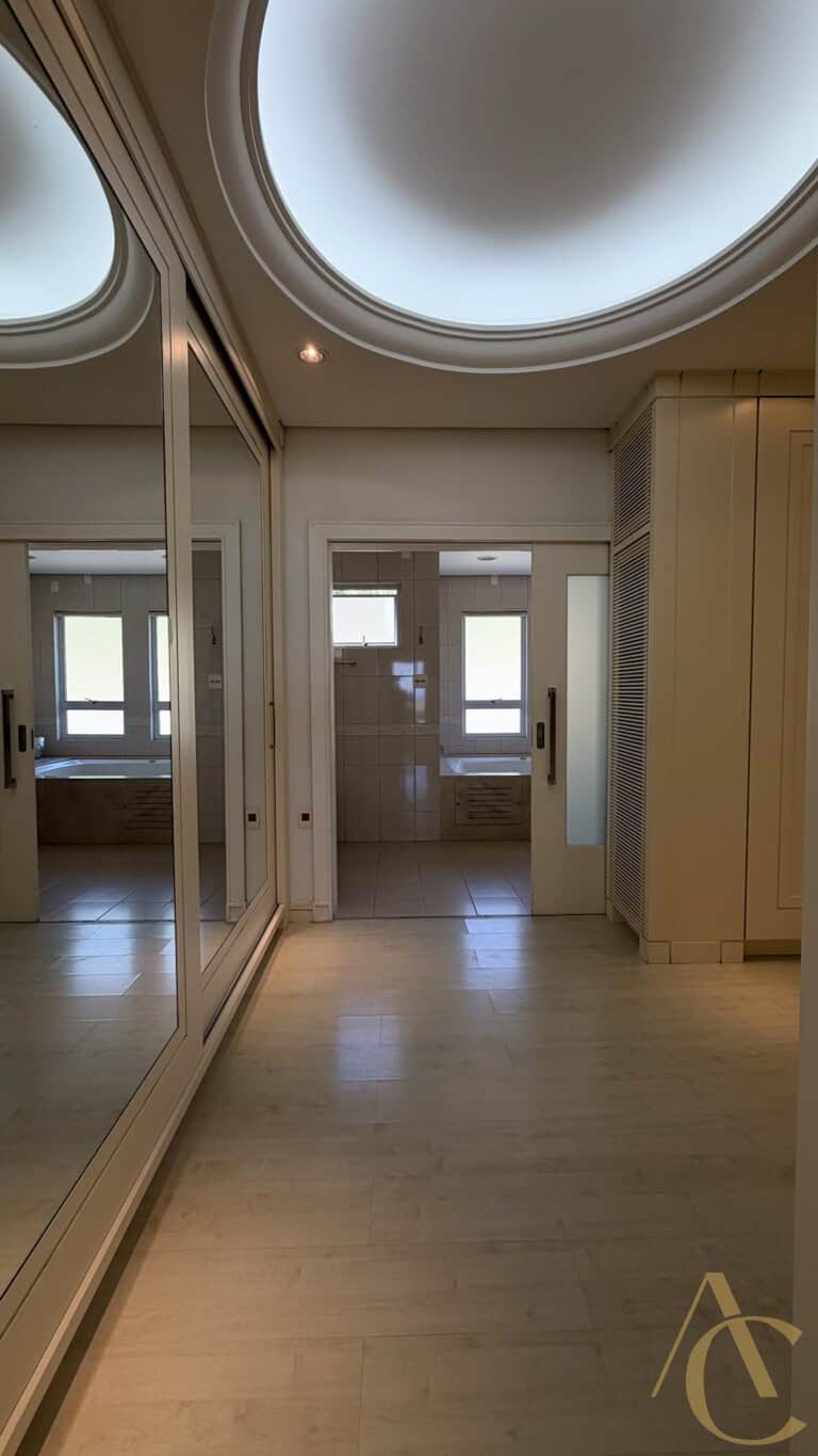 Casa residencial à venda – 6 quartos sendo 5 suítes – Cacupé | Florianópolis/SC.