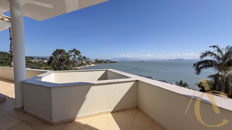Casa residencial à venda – 6 quartos sendo 5 suítes – Cacupé | Florianópolis/SC.