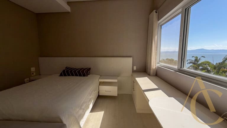Casa residencial à venda – 6 quartos sendo 5 suítes – Cacupé | Florianópolis/SC.