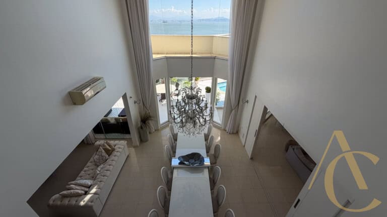 Casa residencial à venda – 6 quartos sendo 5 suítes – Cacupé | Florianópolis/SC.