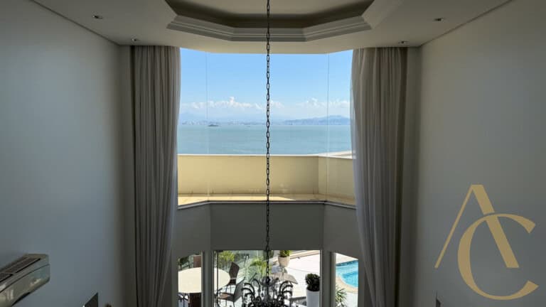 Casa residencial à venda – 6 quartos sendo 5 suítes – Cacupé | Florianópolis/SC.