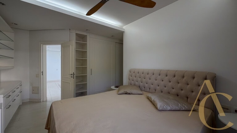 Casa residencial à venda – 6 quartos sendo 5 suítes – Cacupé | Florianópolis/SC.