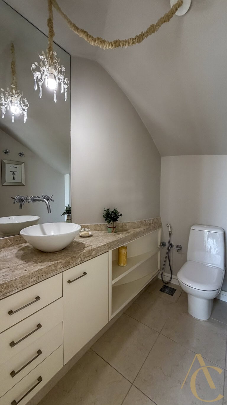 Casa residencial à venda – 6 quartos sendo 5 suítes – Cacupé | Florianópolis/SC.