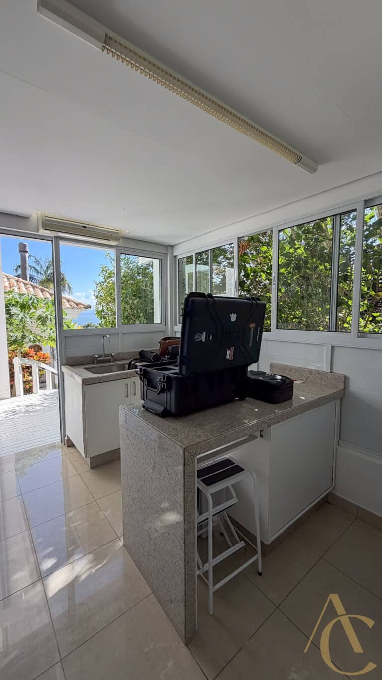 Casa residencial à venda – 6 quartos sendo 5 suítes – Cacupé | Florianópolis/SC.