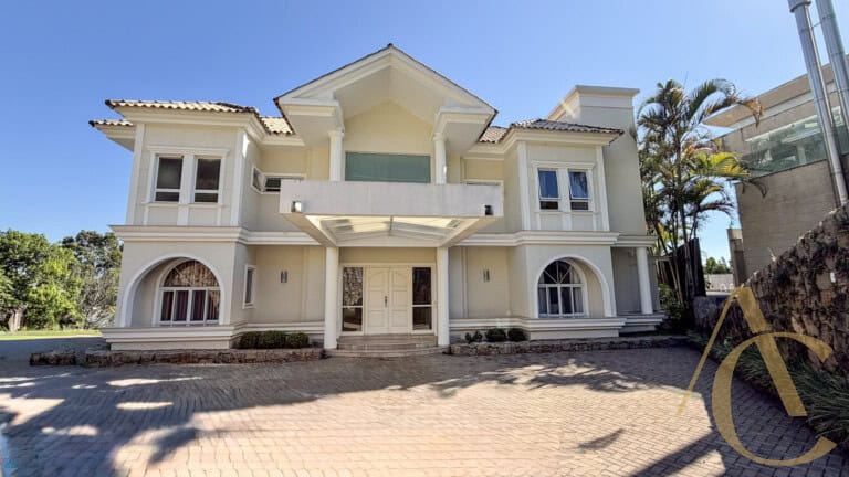Casa residencial à venda – 6 quartos sendo 5 suítes – Cacupé | Florianópolis/SC.